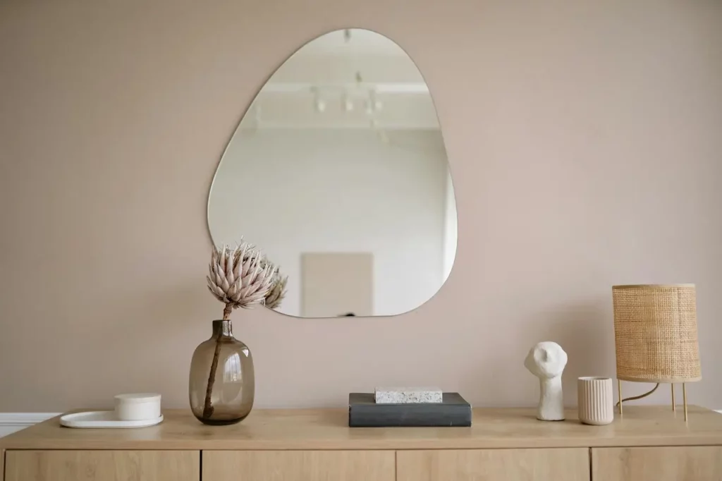 Maximising-natural-light-with-mirrors